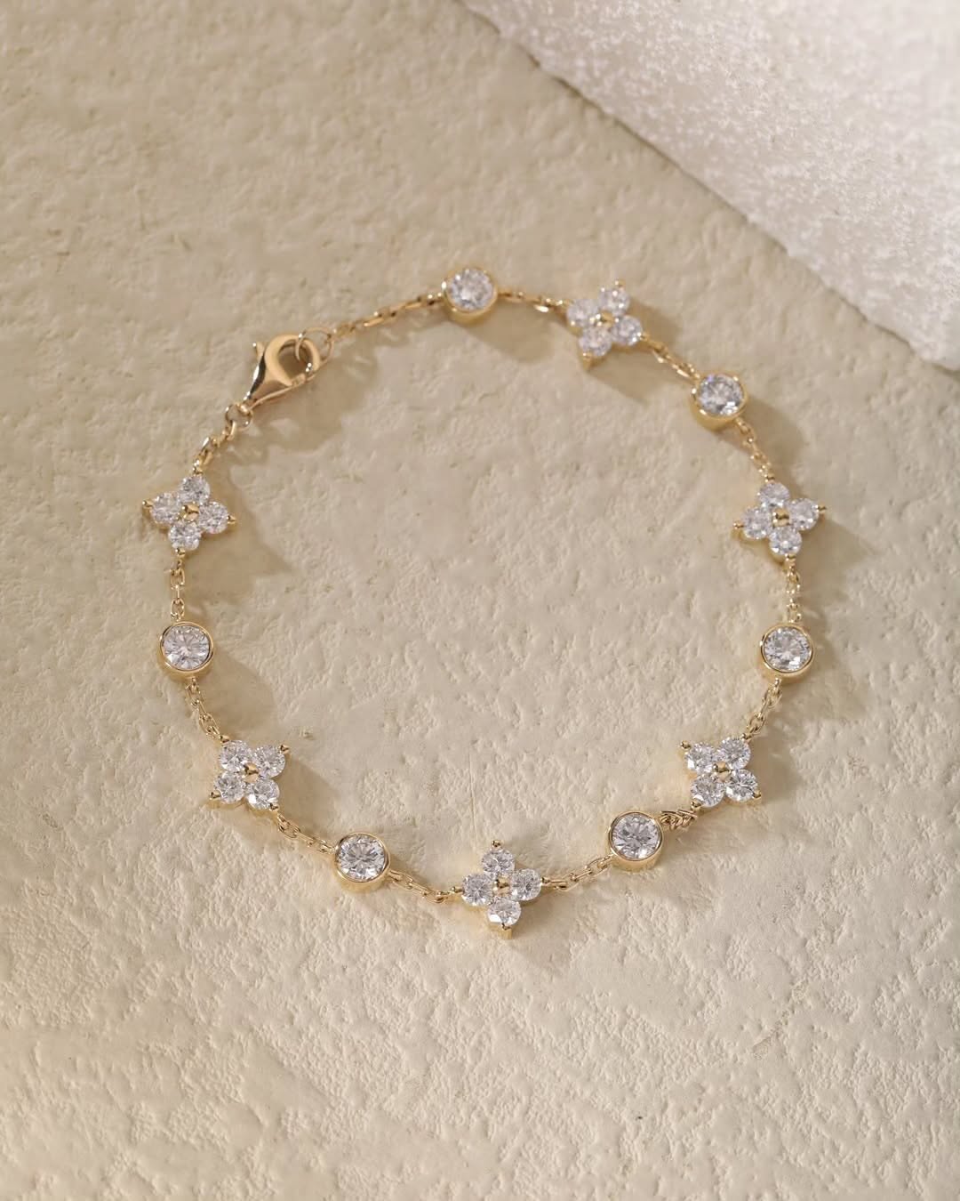Diamond flower chain bracelet